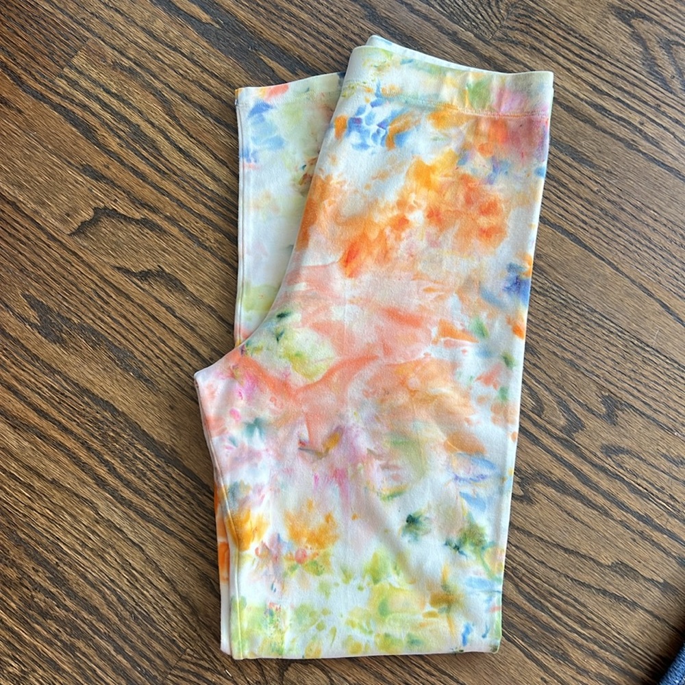 Gravel & Gold size 2 = women’s Medium ice dyed leggings